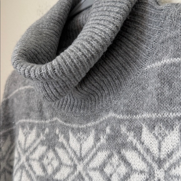 Cupcakes And Cashmere Snowflake Sweater - Picture 2 of 7